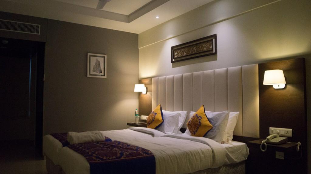 Hotel Ganpat Grand Palani Exterior foto