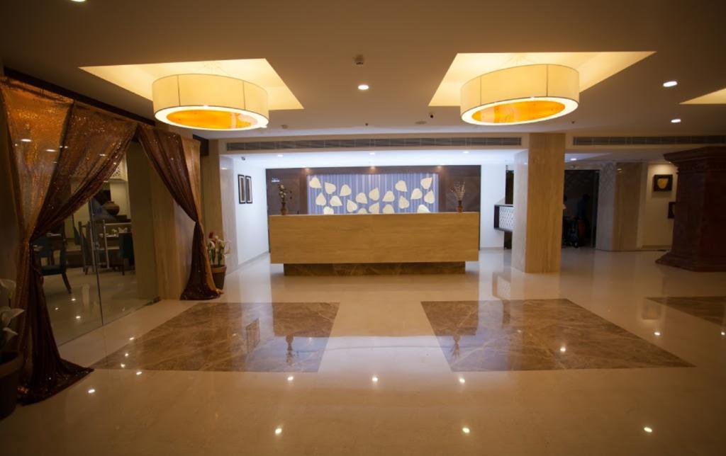 Hotel Ganpat Grand Palani Exterior foto
