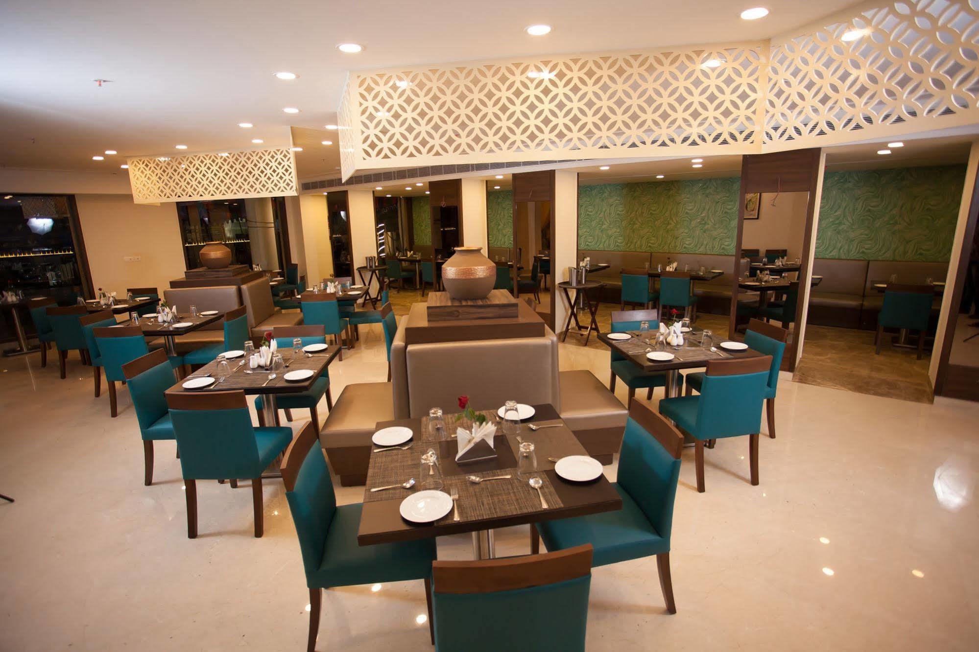 Hotel Ganpat Grand Palani Exterior foto